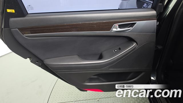 Genesis G80 2018 — photo 15