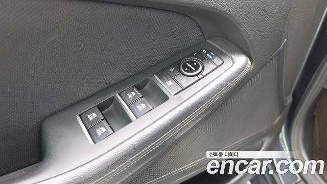 Genesis G80 2018 — photo 29