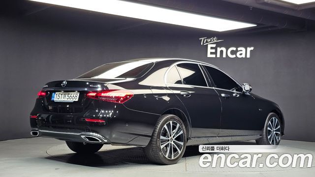 Mercedes-Benz E-Class 2021 — photo 2