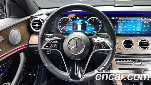 Mercedes-Benz E-Class 2021 — photo 13