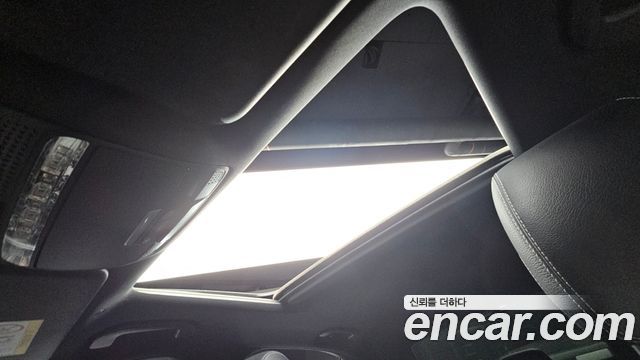 Mercedes-Benz E-Class 2021 — photo 18