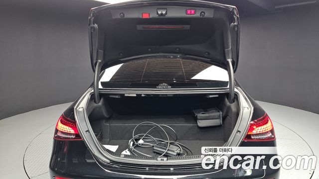 Mercedes-Benz E-Class 2021 — photo 20