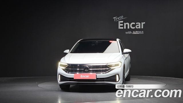 Volkswagen Jetta 2023 — photo 3