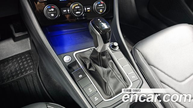 Volkswagen Jetta 2023 — photo 12