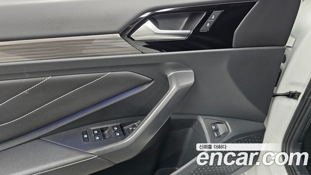 Volkswagen Jetta 2023 — photo 24