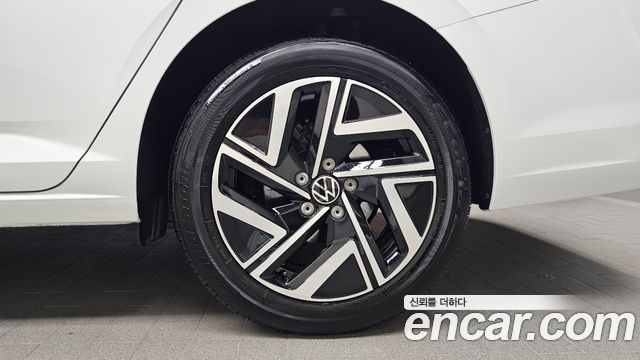 Volkswagen Jetta 2023 — photo 7