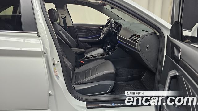 Volkswagen Jetta 2023 — photo 16