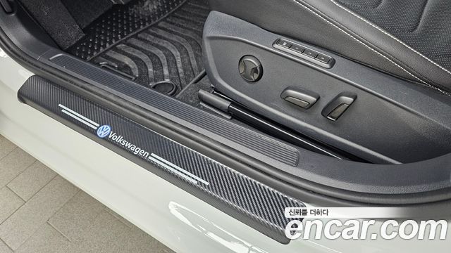 Volkswagen Jetta 2023 — photo 28