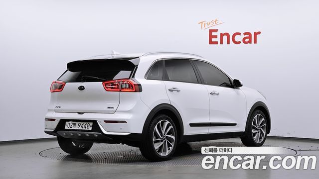 Kia Niro 2017 — photo 2