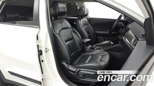 Kia Niro 2017 — photo 12