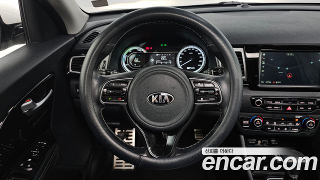 Kia Niro 2017 — photo 13