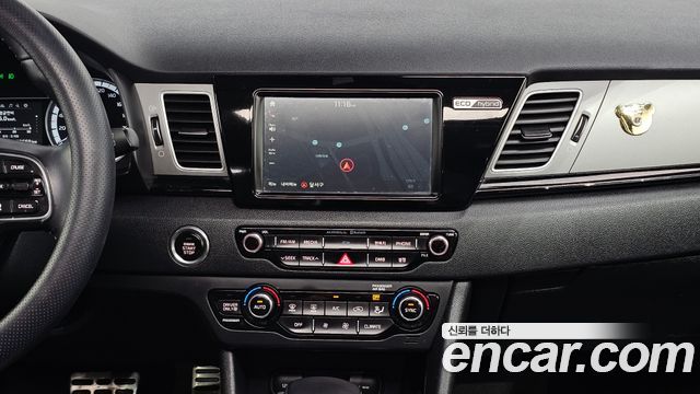 Kia Niro 2017 — photo 15