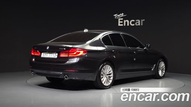 BMW 5-Series 2019 — photo 2