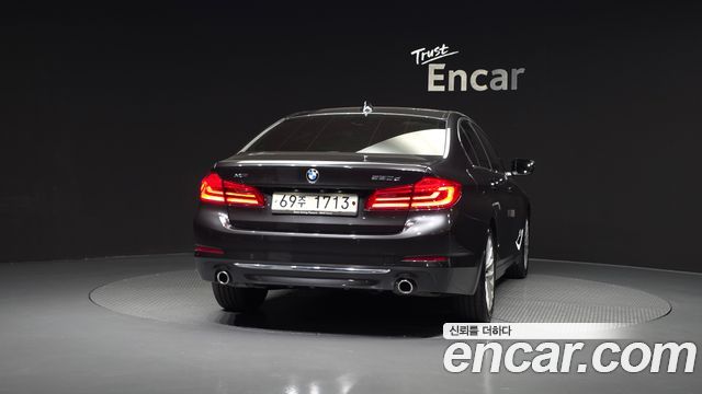 BMW 5-Series 2019 — photo 4