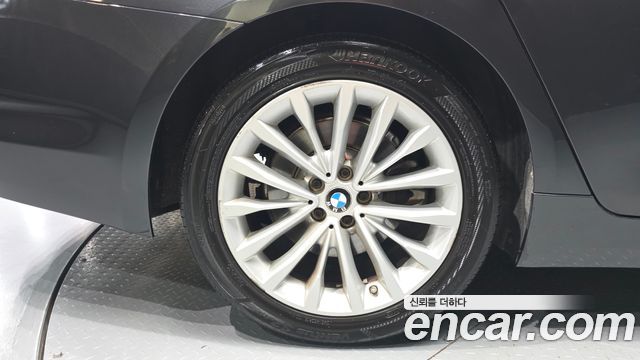 BMW 5-Series 2019 — photo 5