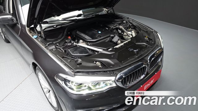 BMW 5-Series 2019 — photo 6
