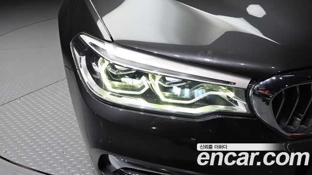 BMW 5-Series 2019 — photo 8