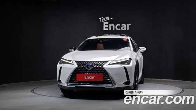 Lexus UX 2021 — photo 3