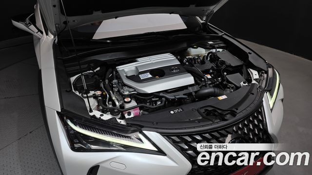 Lexus UX 2021 — photo 6