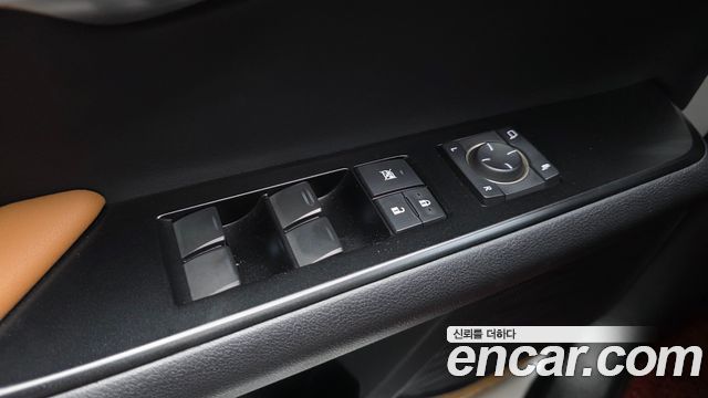 Lexus UX 2021 — photo 26