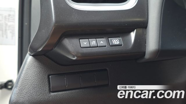 Lexus UX 2021 — photo 27