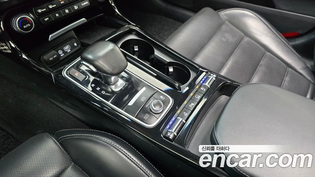 Kia Stinger 2018 — photo 12