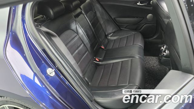 Kia Stinger 2018 — photo 17