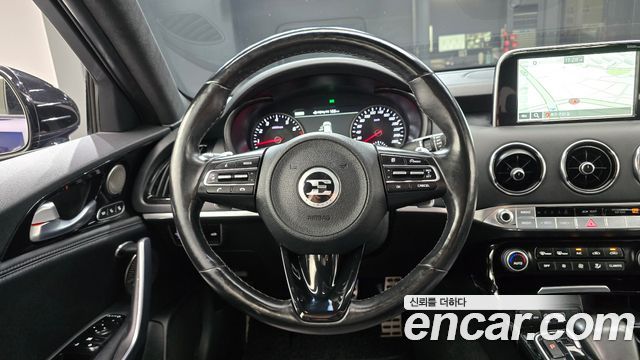 Kia Stinger 2018 — photo 19