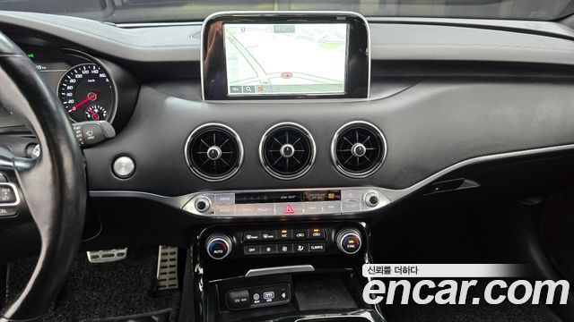 Kia Stinger 2018 — photo 20