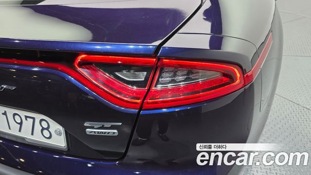 Kia Stinger 2018 — photo 9