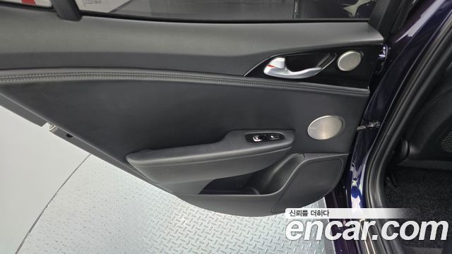 Kia Stinger 2018 — photo 15
