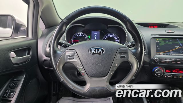 Kia K3 2013 — photo 13