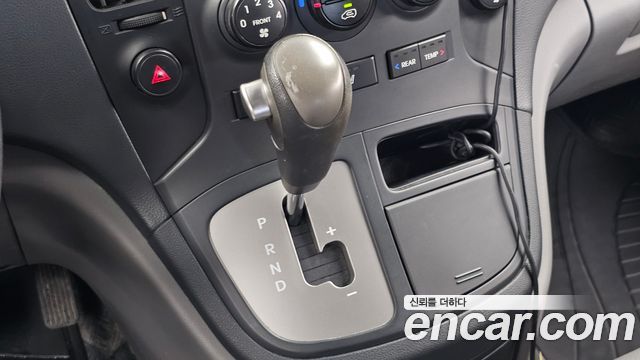 Hyundai Starex 2013 — photo 9