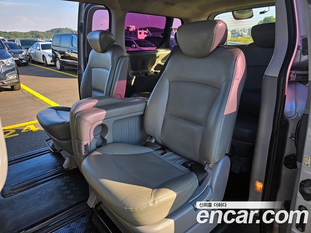 Hyundai Starex 2013 — photo 11