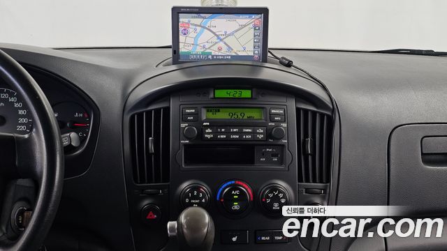 Hyundai Starex 2013 — photo 15