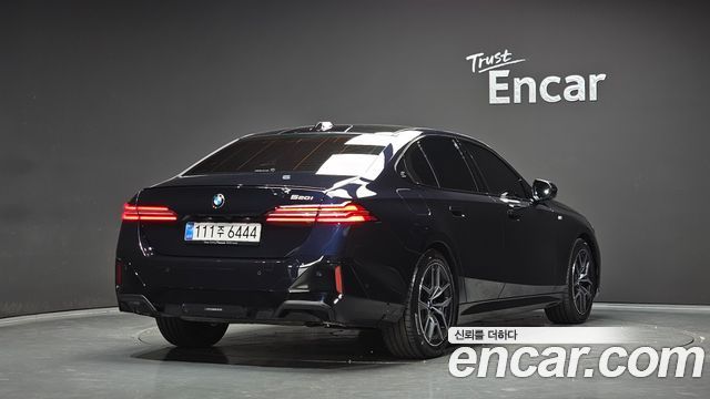 BMW 5-Series 2026 — photo 2
