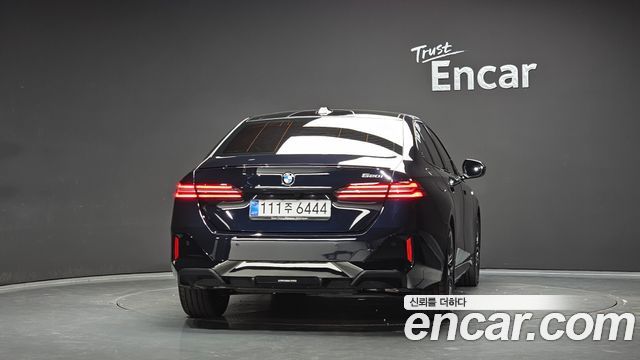 BMW 5-Series 2026 — photo 4