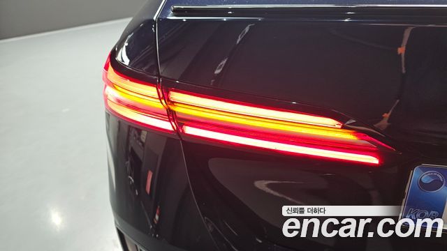 BMW 5-Series 2026 — photo 9