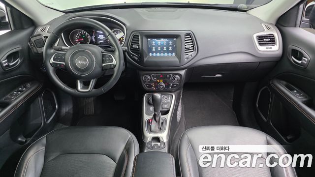 Jeep Compass 2019 — photo 10