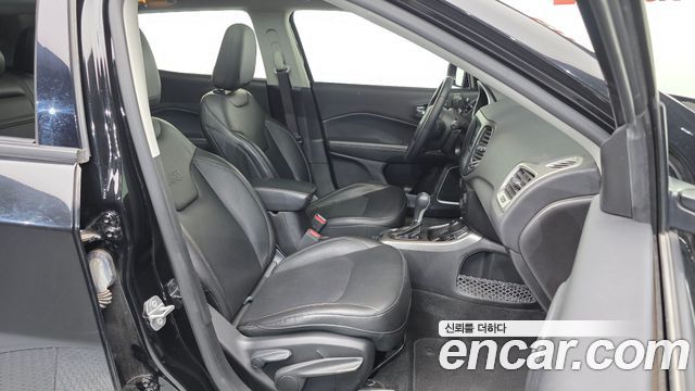 Jeep Compass 2019 — photo 17