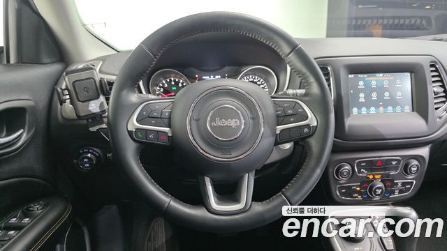 Jeep Compass 2019 — photo 19