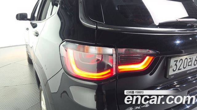 Jeep Compass 2019 — photo 9