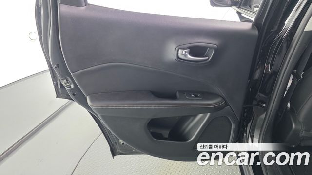 Jeep Compass 2019 — photo 15
