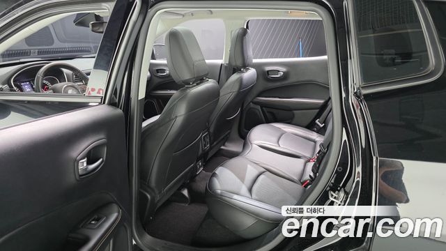 Jeep Compass 2019 — photo 16