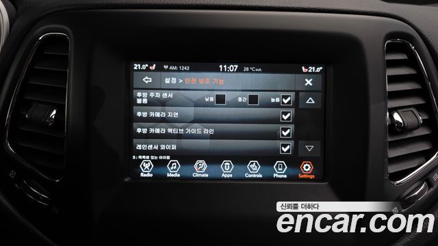 Jeep Compass 2019 — photo 27