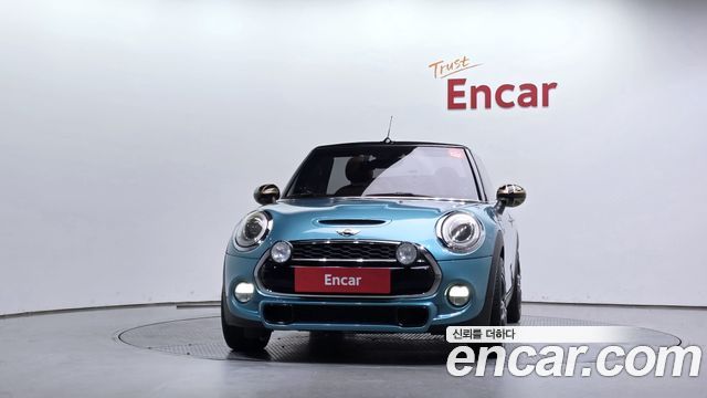 Mini Cooper Convertible 2016 — photo 3