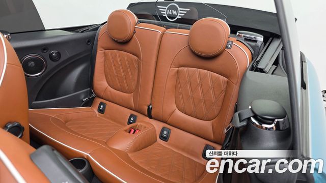 Mini Cooper Convertible 2016 — photo 11