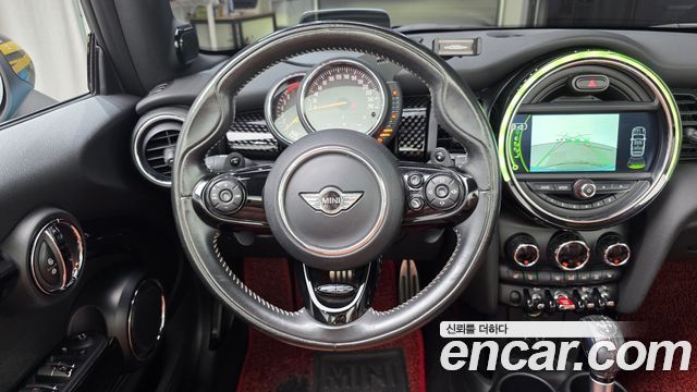 Mini Cooper Convertible 2016 — photo 12