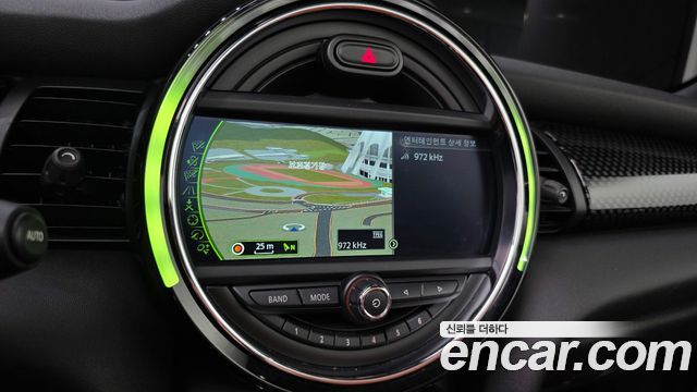 Mini Cooper Convertible 2016 — photo 15