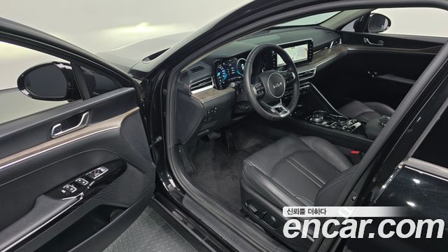Kia K5 2023 — photo 13